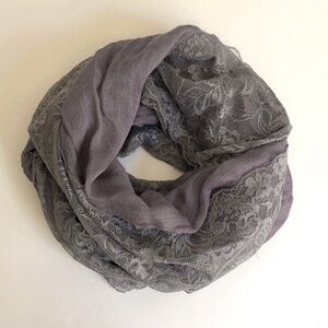 Vintage gray cotton blend scarf with floral lace trim
